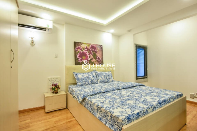 A Cheerful One-Bedroom Apartment