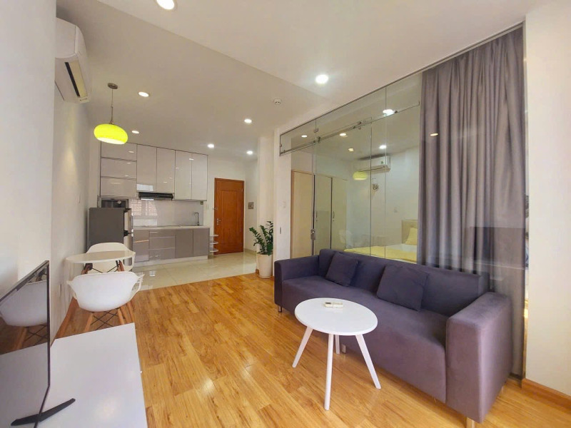 Open and Airy One-Bedroom Space