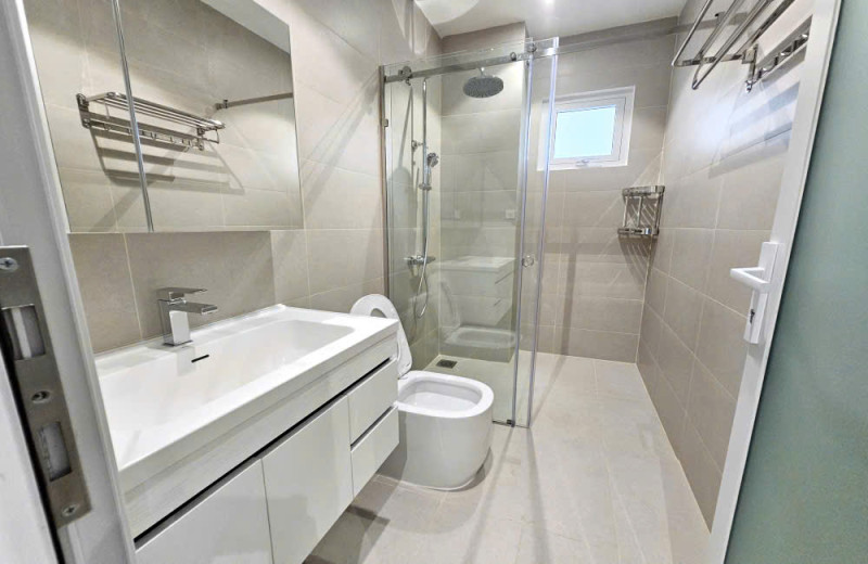 New-A Light-Filled One-Bedroom Home