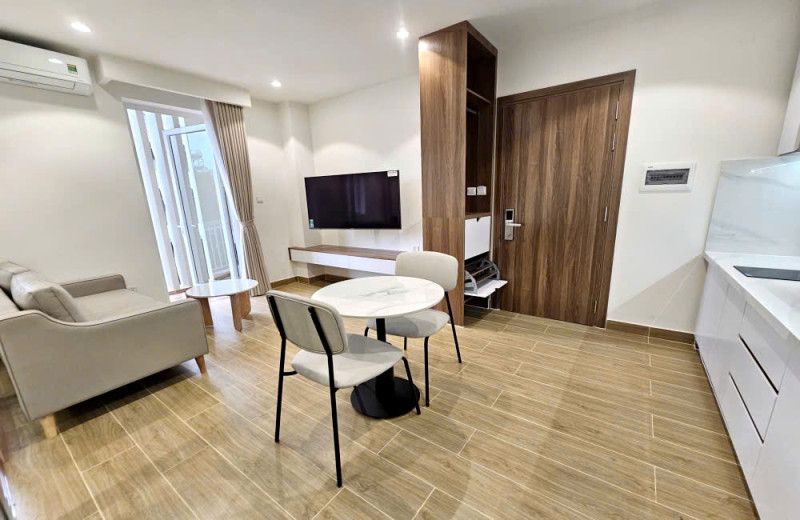 New-A Light-Filled One-Bedroom Home