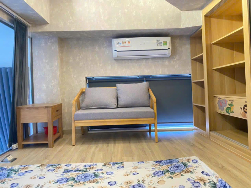 Private yard-Green View One-Bedroom Apartment