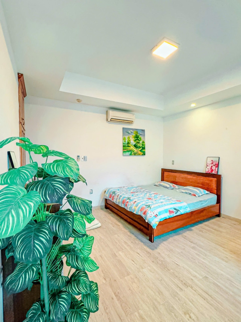 Nature-Friendly One-Bedroom Living