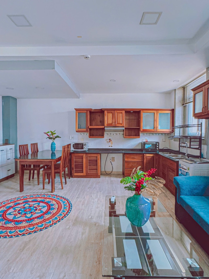 A Fresh and Calm One-Bedroom Apartment