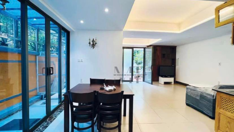 Zen-Style One-Bedroom Home