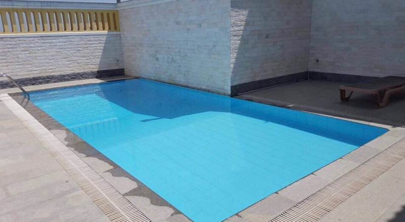 A Cheerful One-Bedroom Living Space got Yard