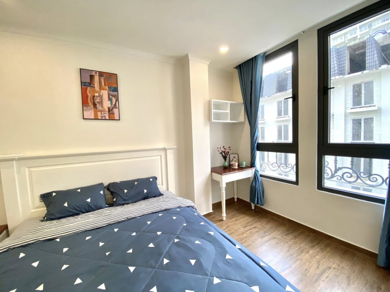 Nature-Inspired One-Bedroom Apartment