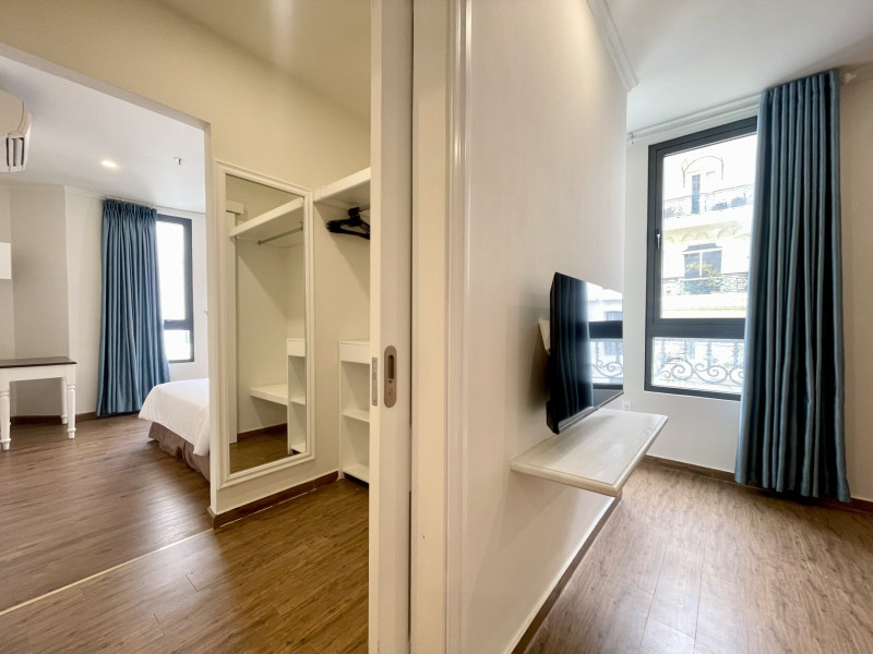 Relaxing One-Bedroom Home with Green Views