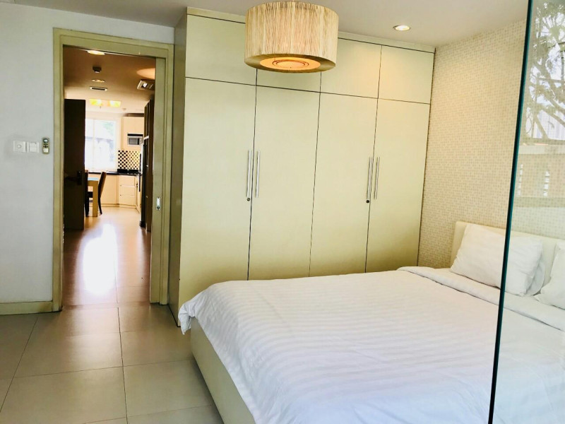 A Calm One-Bedroom Living Space