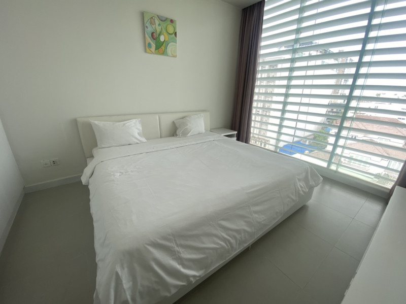 A Calm One-Bedroom Living Space