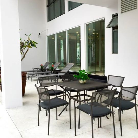 A Tranquil One-Bedroom Hideaway