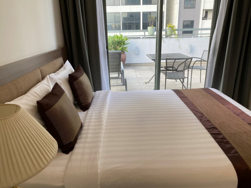 Penhouse -Soft Green Living One-Bedroom Apartment