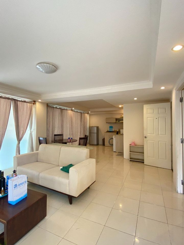 One-Bedroom Apartment with Peaceful Vibes