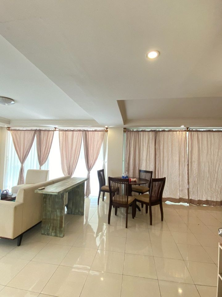 One-Bedroom Apartment with Peaceful Vibes