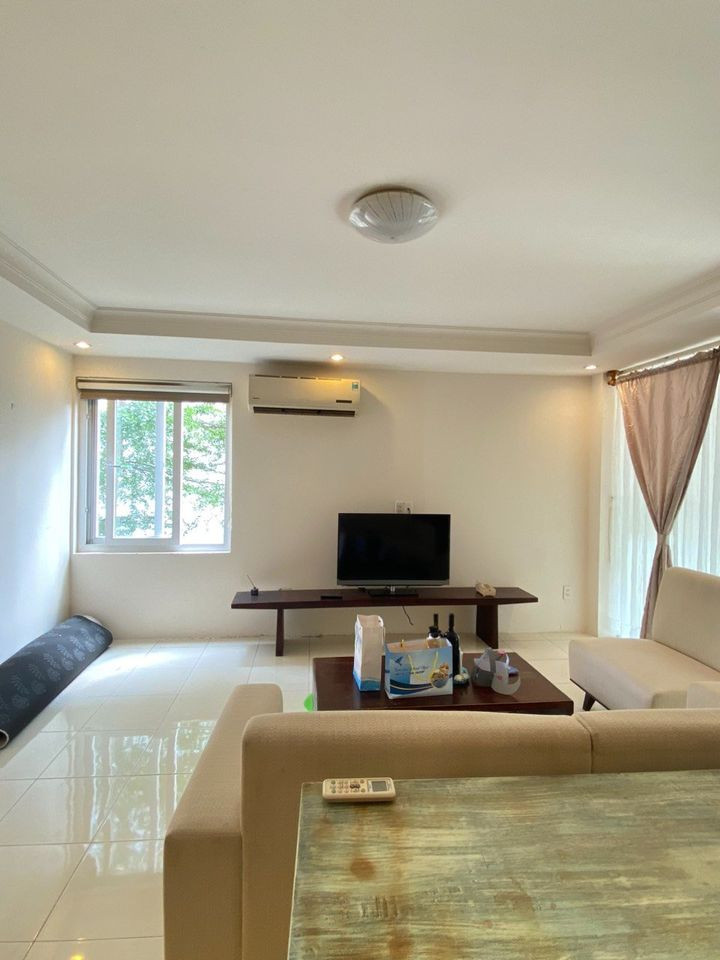 One-Bedroom Apartment with Peaceful Vibes