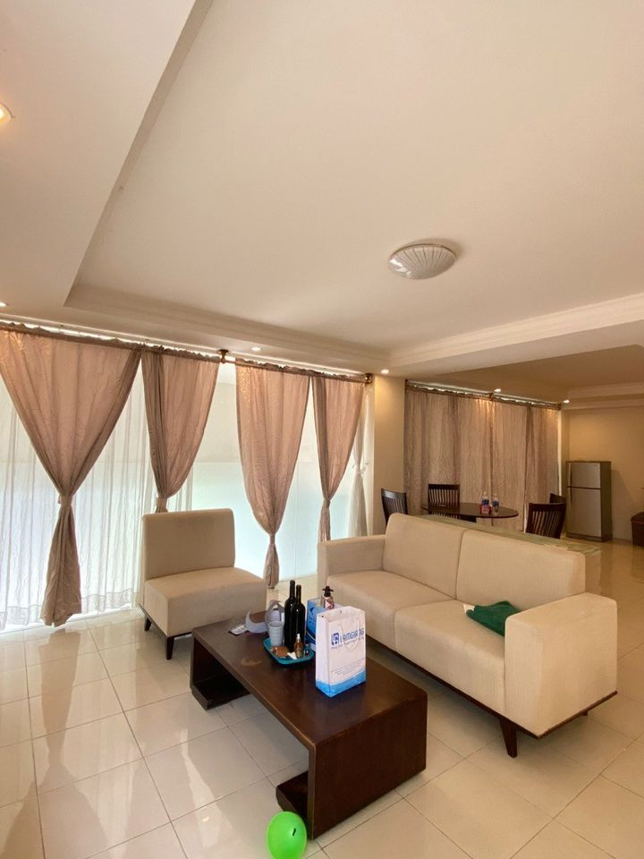 One-Bedroom Apartment with Peaceful Vibes