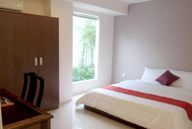 Green & Cozy One-Bedroom Apartment