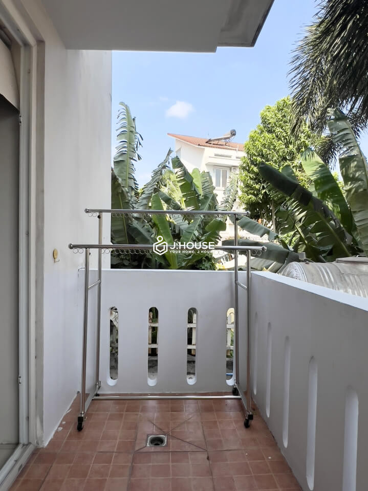 Green & Cozy One-Bedroom Apartment