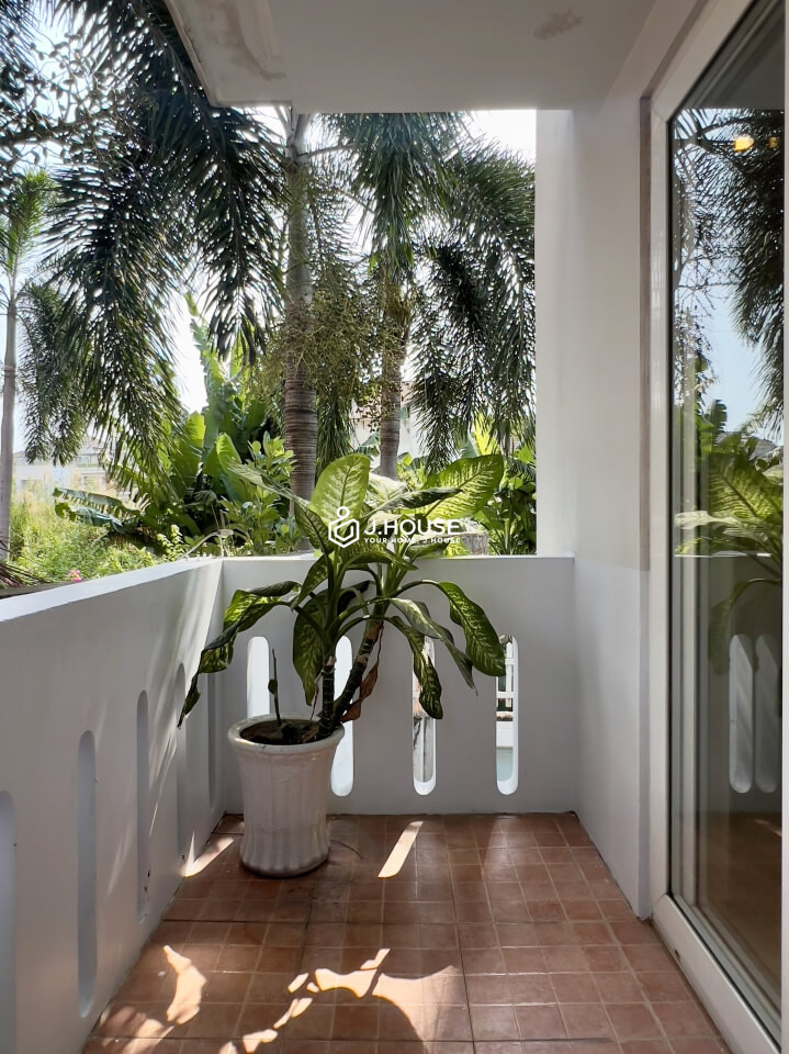 Green & Cozy One-Bedroom Apartment