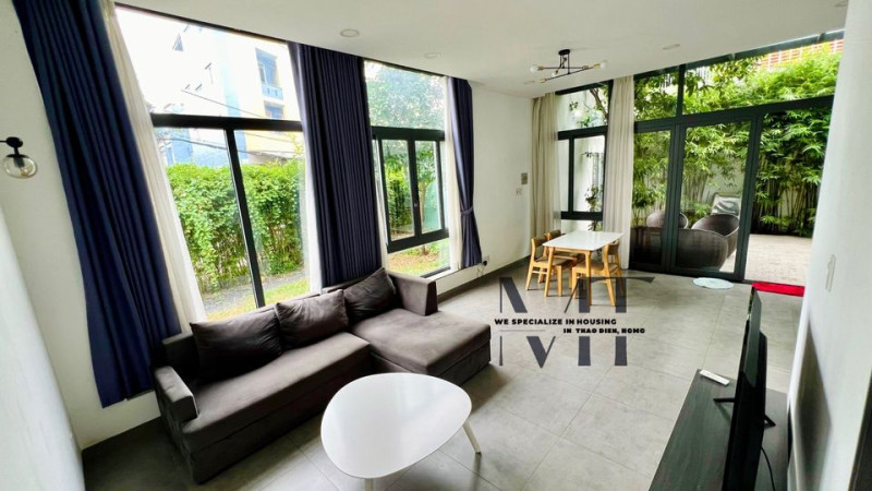 A One-Bedroom with Easy, Open Living got Yard