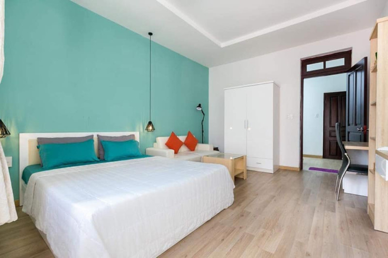 A Warm and Bright Studio Apartment