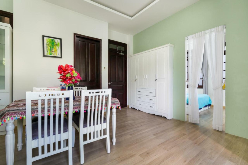 Airy and Bright One-Bedroom Home