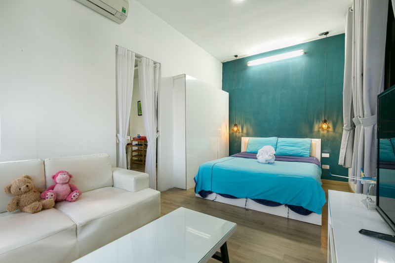 Airy and Bright One-Bedroom Home