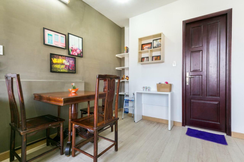 Natural Light One-Bedroom Living