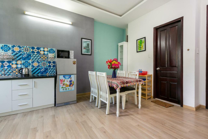 Natural Light One-Bedroom Living