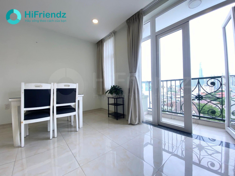 Big-Contemporary One-Bedroom Apartment