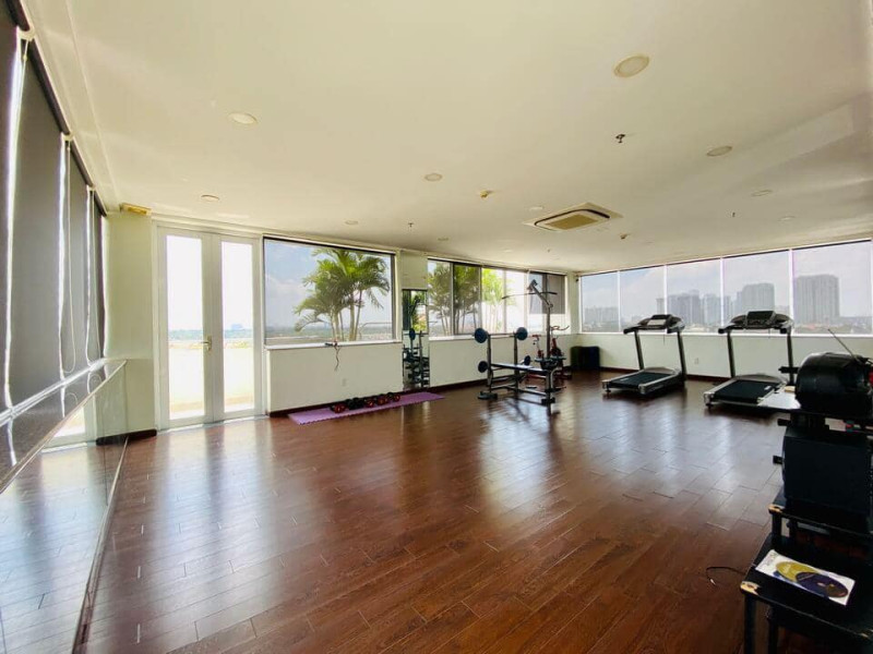 Big-Contemporary One-Bedroom Apartment