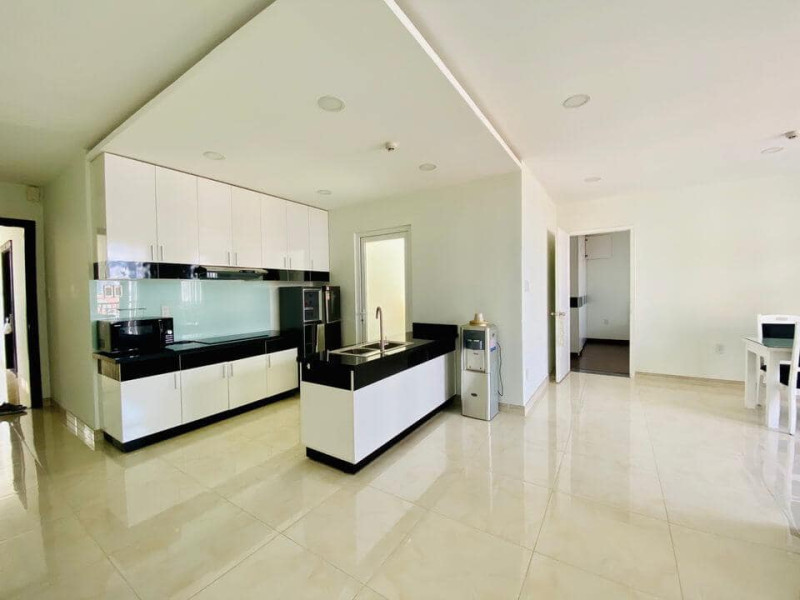 Big-Contemporary One-Bedroom Apartment