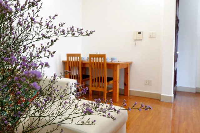 Minimalist One-Bedroom Apartment