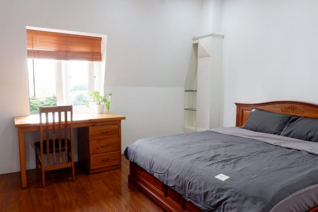 Minimalist One-Bedroom Apartment