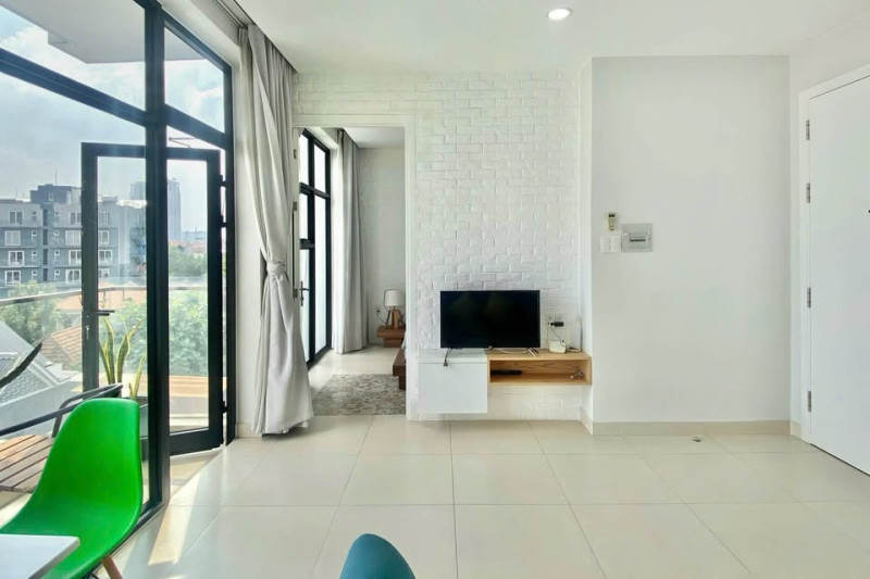 Bright Little One-Bedroom Home-Thao Dien