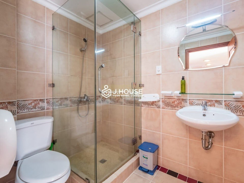 A Lovely One-Bedroom with Warm Vibes