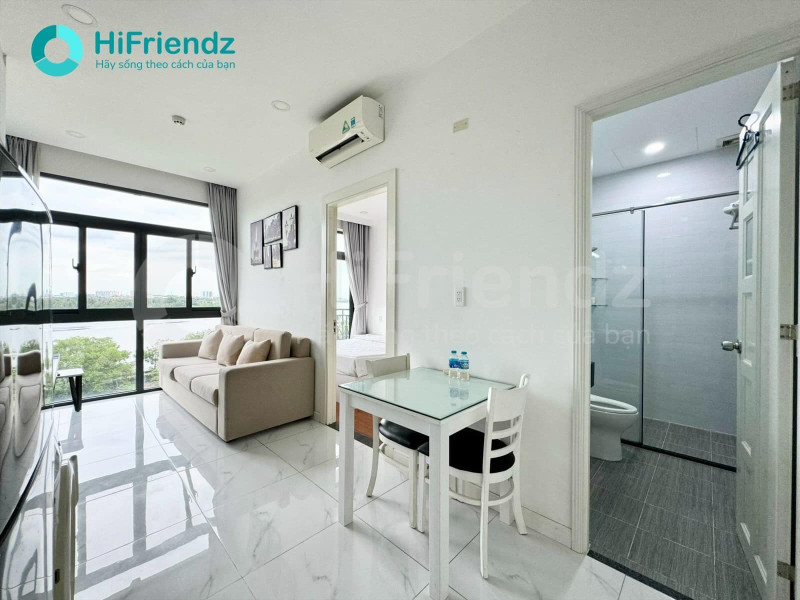 A Tasteful One-Bedroom Apartment-River view