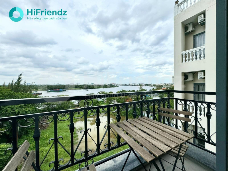 A Tasteful One-Bedroom Apartment-River view