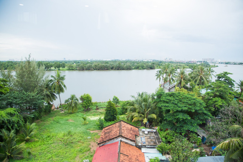 A Tasteful One-Bedroom Apartment-River view