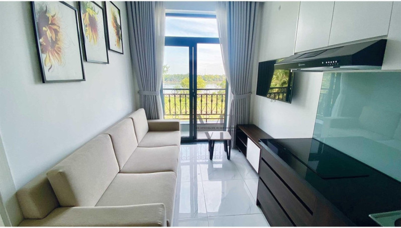 A Tasteful One-Bedroom Apartment-River view