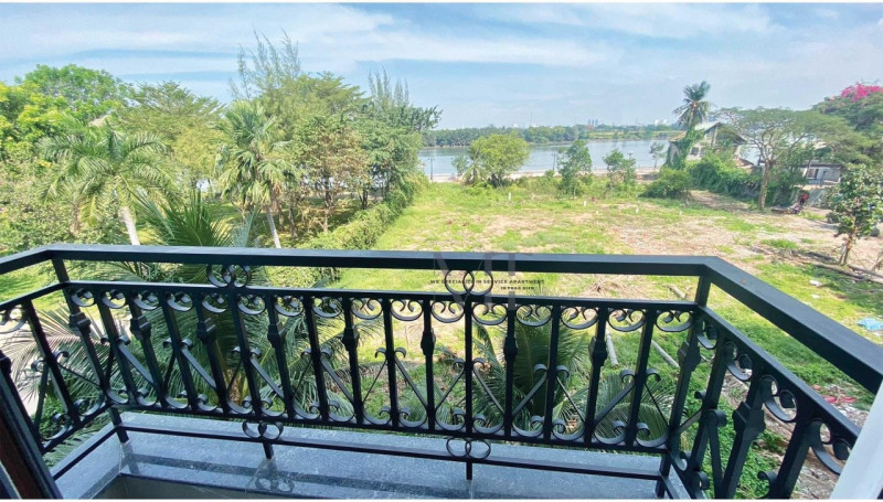 A Tasteful One-Bedroom Apartment-River view