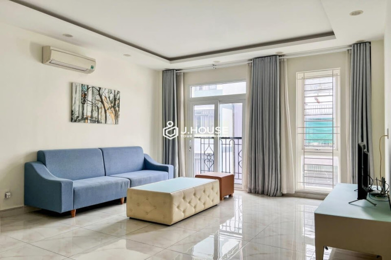 Big-A Softly Lit One-Bedroom Apartment