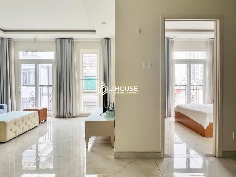 Big-A Softly Lit One-Bedroom Apartment