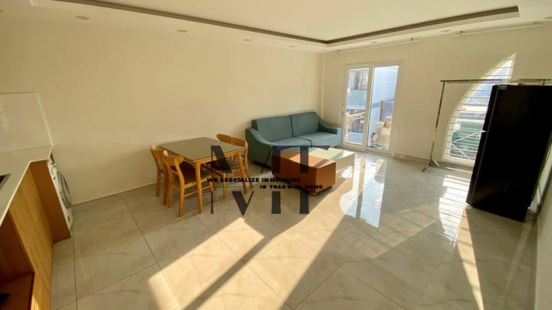 Big-A Softly Lit One-Bedroom Apartment