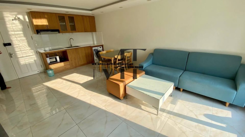 Big-A Softly Lit One-Bedroom Apartment