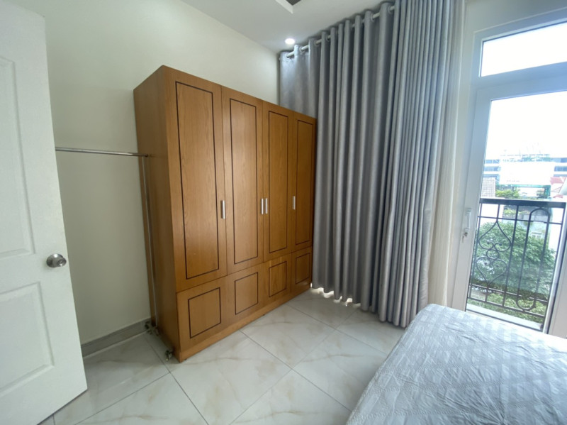 Big-A Softly Lit One-Bedroom Apartment