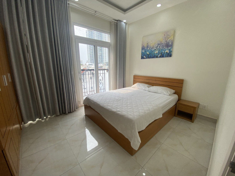 Big-A Softly Lit One-Bedroom Apartment