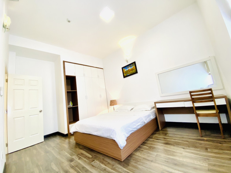 A Light and Peaceful One-Bedroom