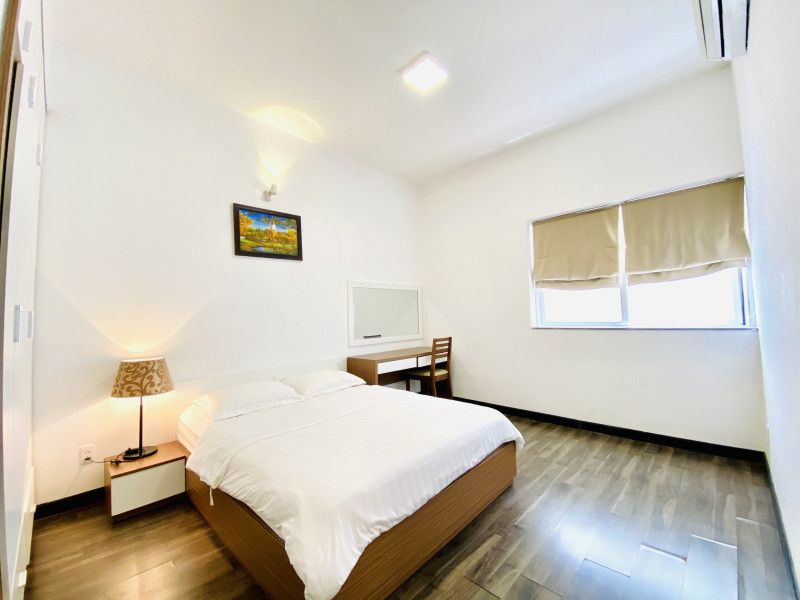 A Light and Peaceful One-Bedroom