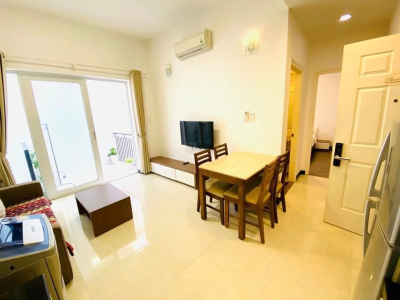 A Light and Peaceful One-Bedroom