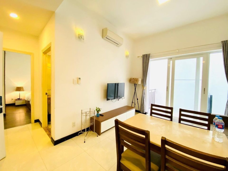 A Light and Peaceful One-Bedroom